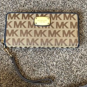 Micheal Kors Wallet